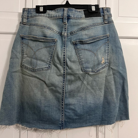 CALVIN KLEIN Mini Denim Skirt Distressed - Picture 4 of 4